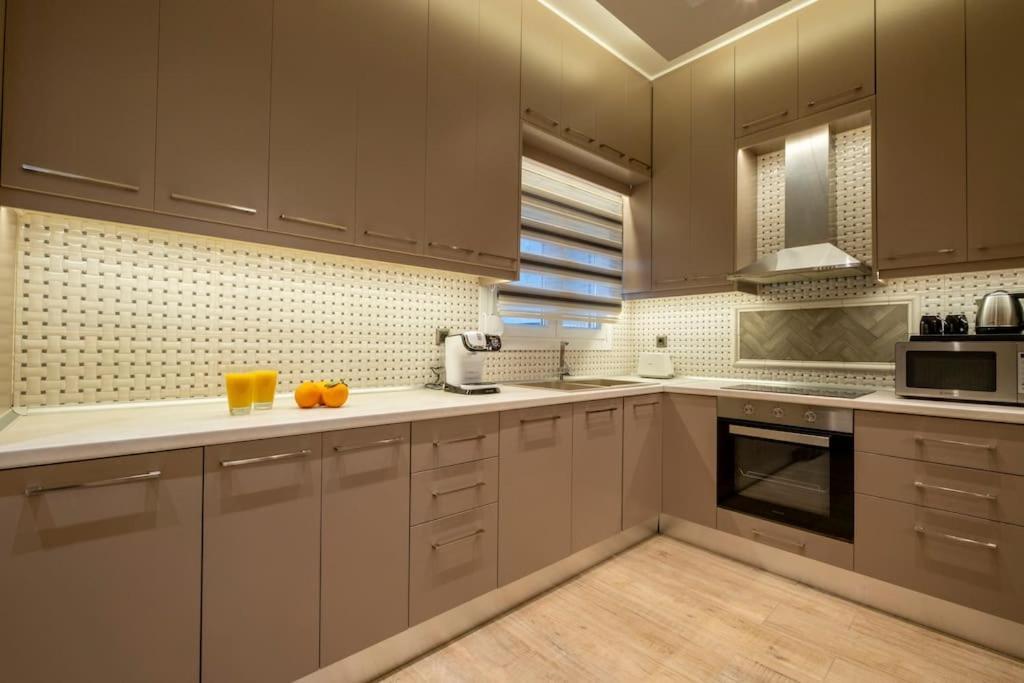 Maison De Luxx A10, Cozy Apartment With Garden In Лариса Экстерьер фото